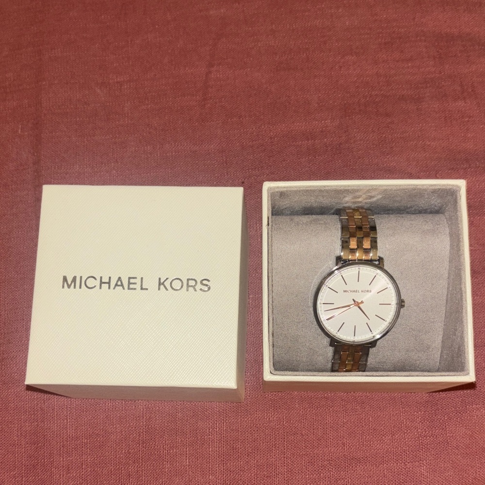 BRAND NEW Michael Kors women’s watch